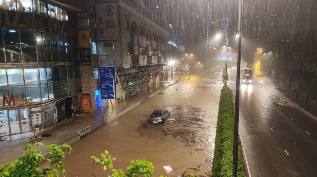 黑雨襲港｜梁榮武：現(xiàn)今科技仍難提前預(yù)測暴雨走向