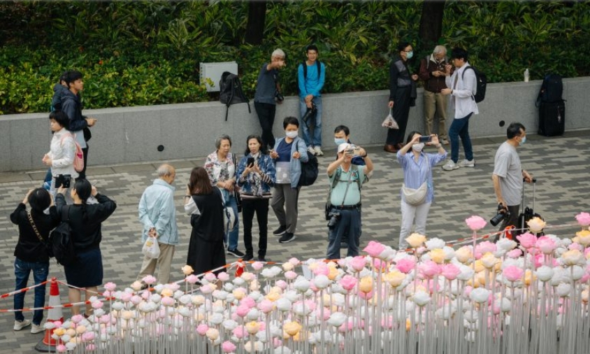 東九文化中心LED花海明日亮燈 市民先睹為快：好浪漫?。? title=