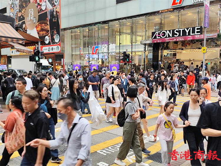 圖集丨五一黃金周旺角人流如織 旅客繼續爆買爆吃